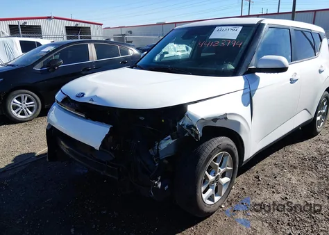 2021 Kia Soul S from USA, damaged, VIN KNDJ23AU4M7769762